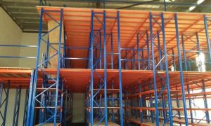 Heavy Duty Longspan Shelve Racking c/w Platform